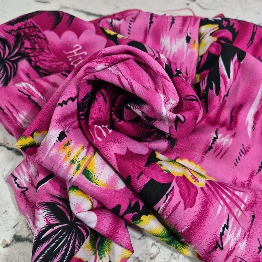 Vintage Aloha Hawaii Print Sarong Wrap Wall Drop Hanging Decor Pink Palms 2x1.5y